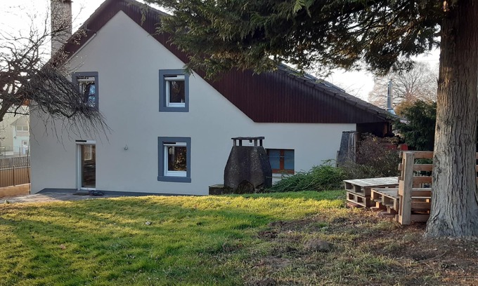 Grosne Cottage | Large, comfortable 5-bedroom country gîte!