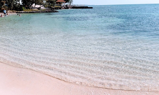 Orange Bay Apartment | Large Contempory Beach Front Studio in Secure Complex on 7 Mile Beach in Negril