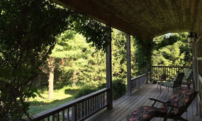 Melancthon House | *LARGE COUNTRY HOUSE ON 50 ACRES. ROOM FOR YOUR HORSES.