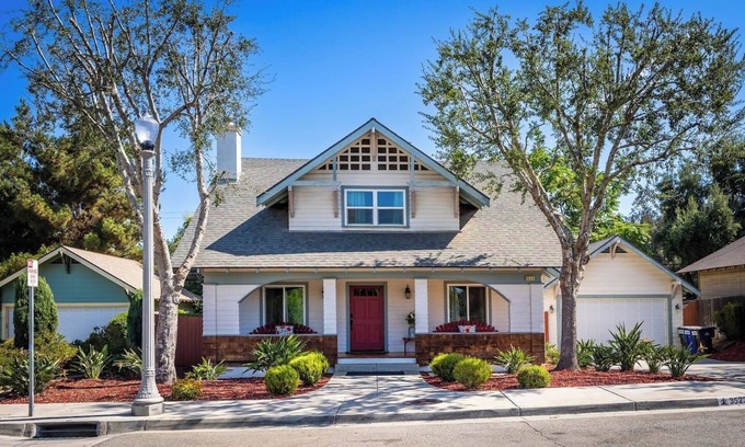 Downtown Riverside House | Large Craftsman blocks from Downtown Riverside!
