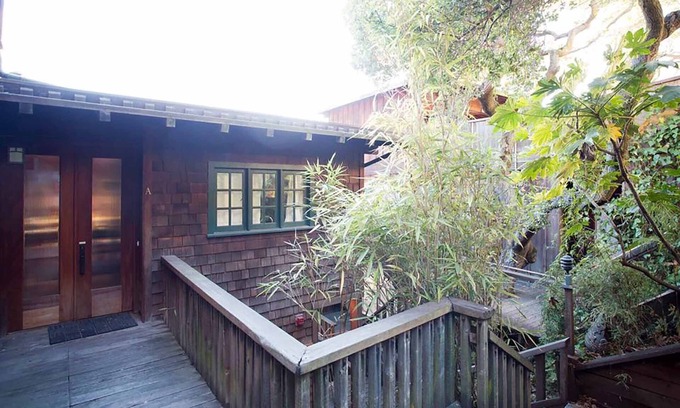 Berkeley Apartment | Large Deck View Condo, Above Uc's Memorial Stadium In Berkeley