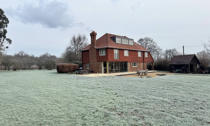 Chiddingstone Other | Large detached farmhouse in quiet Kent countryside , close to London train line