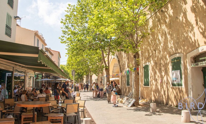 Antibes Old Town Apartment | Large duplex in the heart of Viel Antibes