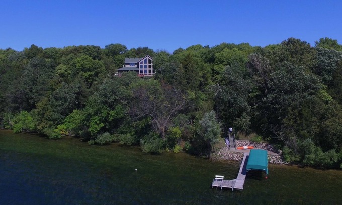Annandale House | Large Family Cabin on Lake Sylvia -Beautiful & Clean Lake! Awesome Fishing