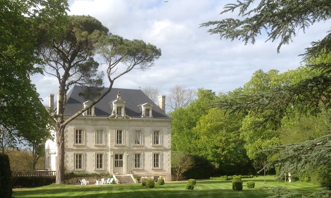 Vouille House | Large Family-friendly House With Walled In 4 Acre Grounds In Quiet Small Village