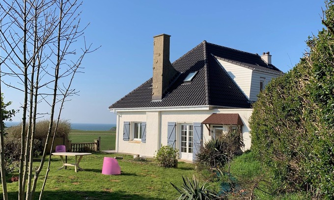 Equihen-Plage House | Large family house with sea view