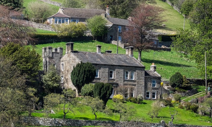 Fremington House | Large Georgian Country House, in rural location with great pubs and walks