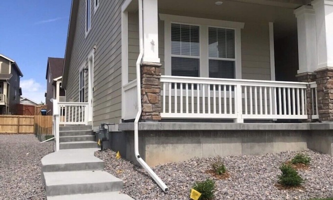 Parker House | Large Guest Suite. Private Exterior entrance! Self check in! En-suite W/D