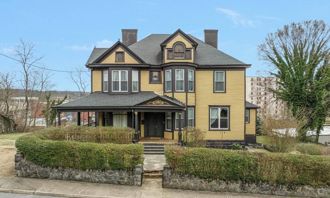 Bristol House | Large Historic Home in Bristol - 3 beds 3 full baths at Ravenwood on Solar Hill!