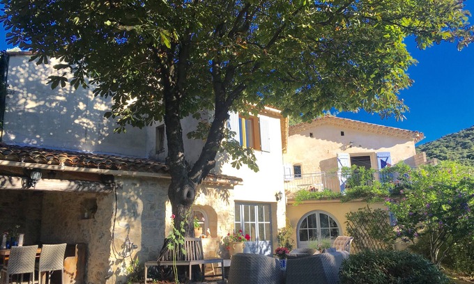 Monoblet House | Large Holiday House - Pool, Air Con, High Speed WiFi & Mountain Views
