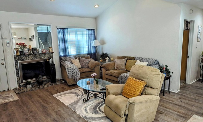 Northwest Torrance House | Large home 5 Minutes To South Bay Beaches! 30 mins to LA/Hollywood Theme Parks