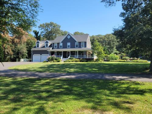 Severn House | Large Home with Pool & 7 bedrooms; sleeps 21