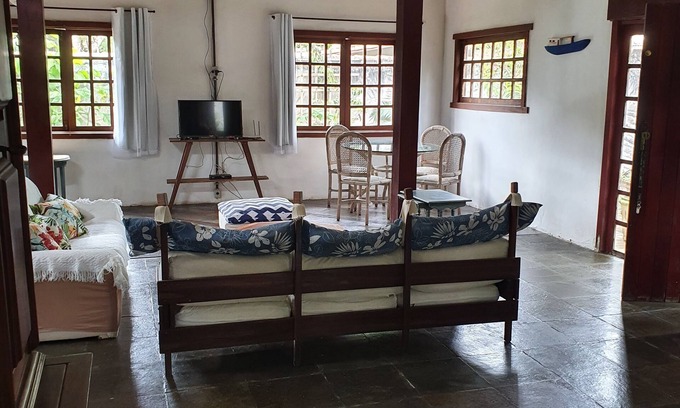 Alto de Buzios House | Large house in Geribá with pool near the beach
