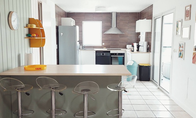 Les Brouzils House | Large house sleeping 21 (double gite)