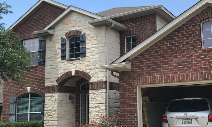 Woods Of Century Park House | Large house with 5 Bedrooms 2.5 bath sleep 12 , fully garage to use