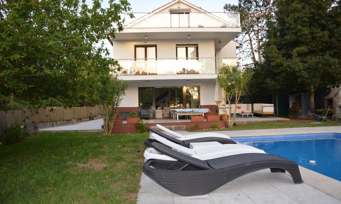 Bueu House | Large house with pool, beach and forest.