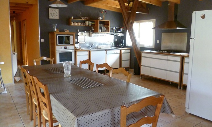 Ilheu Cottage | Large lodging rual 11 pers