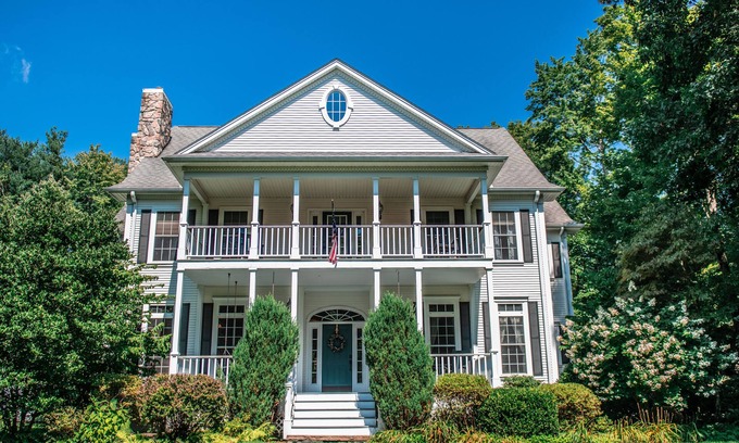 Hadley House | Large Luxury Family Home Near Five Colleges. The TOP short term rental in area!