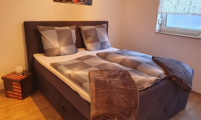 West Condo | Large maisonette near Düsseldorf Central yet quiet with garden and underground parking space