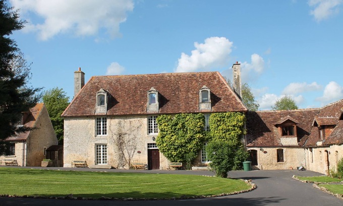 Fresne-la-Mere House | Large manor house for rent in Normandy, a stone's throw from Suisse Normande!