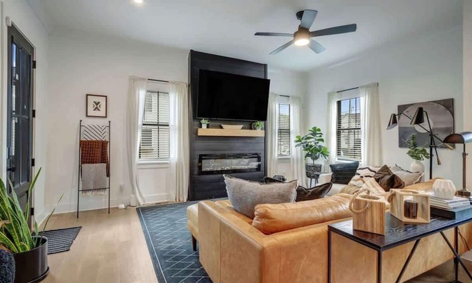 Urbandale Nations House | Large Nashville Estate – Perfect for Groups!