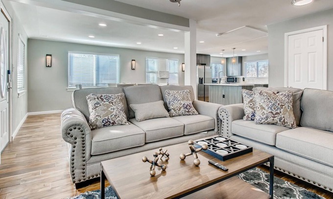 Bel Aire House | Large Newly Renovated 5 Bedroom/2 Bath Home