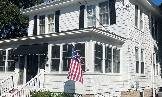 The Pines House | Large ocean block home. 5BR/Sleeps 12. Steps to the best beach. Pet friendly.