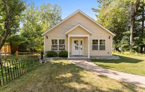 Kendall House | Large Open Floor Home with Fire Pit on the Lake