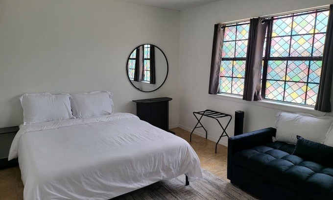 Eastern Division Apartment | Large parking lot/sleeps 8