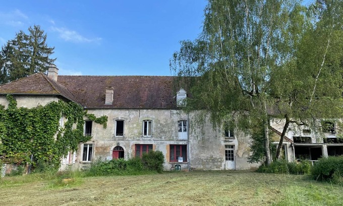 Loupeigne House | Large party house, family or EVJ/G Ideal for get-togethers.