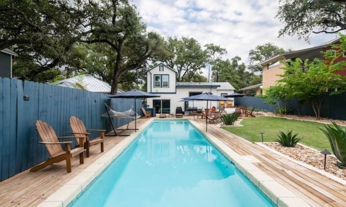 Bouldin House | Large Pool & Backyard in Heart of S Austin Walkable to Historic S Congress Ave