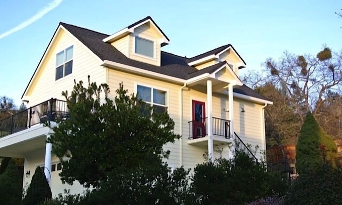 Medford House | Large Private Carriage-House Retreat with Amazing Views