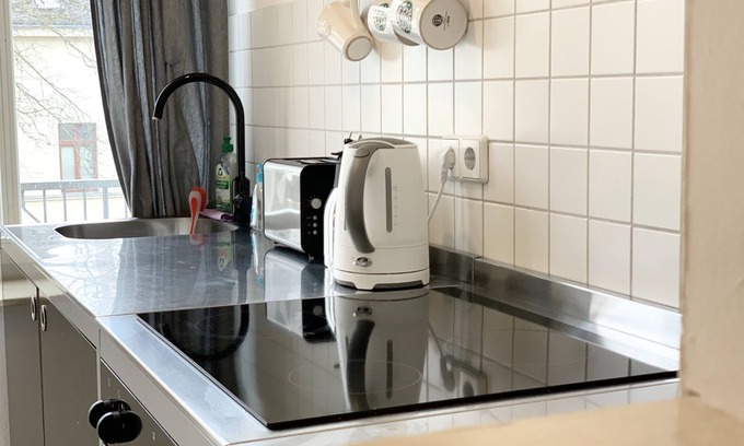Plagwitz Apartment | large, quiet apartment with balcony near the Red Bull Arena