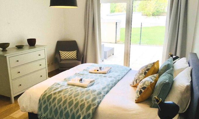 Gare Apartment | Large Retro Chic Flat 100m2 in City Center - Parking