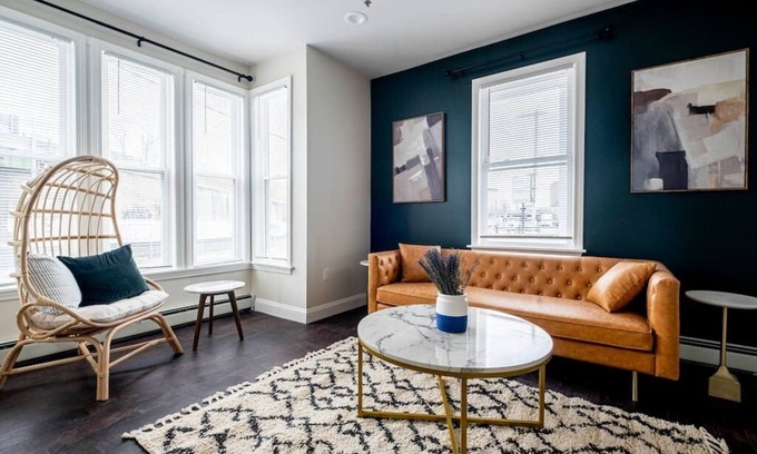 Federal Hill Apartment | Large, Spacious & Modern Apt ★ Great For Families & Groups | Near Downtown