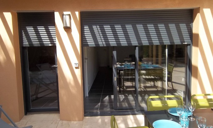 La Capte Apartment | Large Studio (26m2) with large terrace (17m2) 50m from the sea and beach.