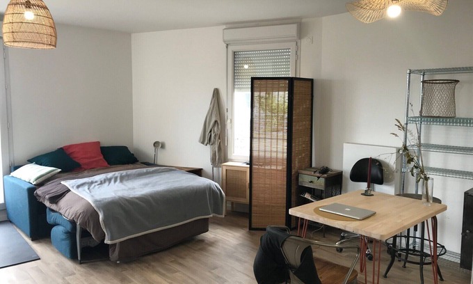 Noisy-le-Sec Apartment | Large studio with direct access to Paris