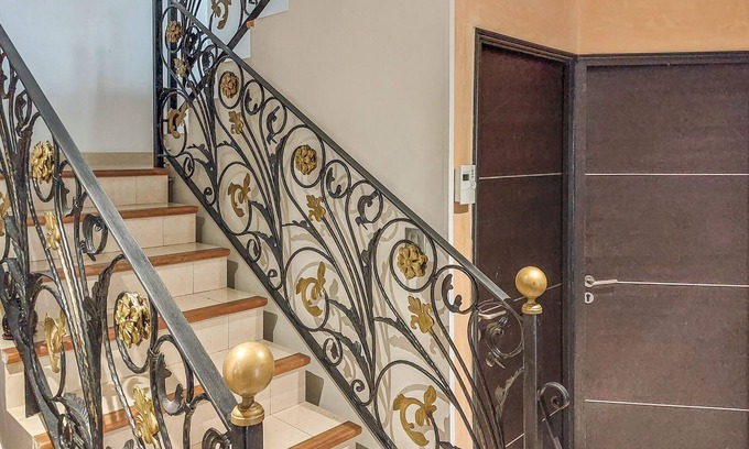 Saint-Mard House | Large, tasteful cottage with private garden.
