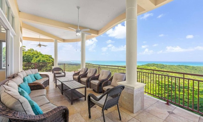 Quebrada Fajardo House | Large Villa Claramar