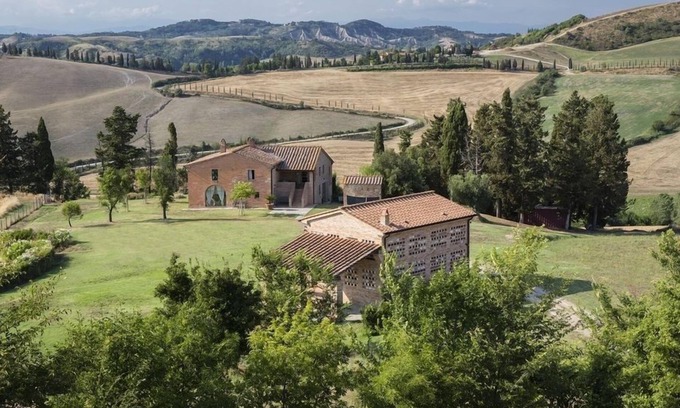 Castelfalfi Villa | Large villa in Tuscany Italy to rent with pool, air conditioning, views, Wi-Fi, and near Volterra