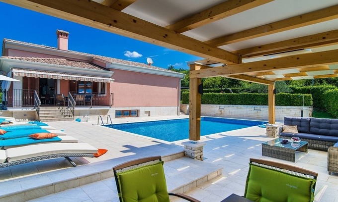 Matohanci Villa | Large Villa, Private Pool, Ideally located just 15 minutes from the Picturesque Resort of Rovinj!
