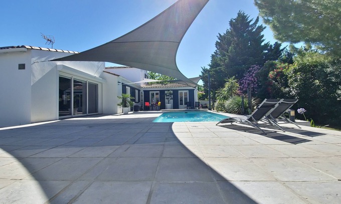 Sussargues Villa | Large villa: sea, garrigue, swimming pool, pétanque, vacations