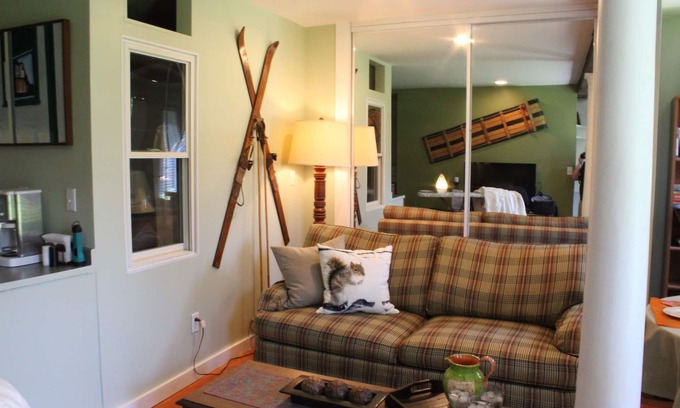 Campton Apartment | Large, well-appointed, Ground Level Apartment with lots of light ,sleeps 6