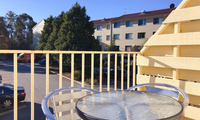 Capital Hill Apartment | Larger Studio Unit in Griffith with Free Wi-Fi + Parking