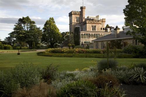 Dunedin Cabin | Larnach Lodge & Stable Stay
