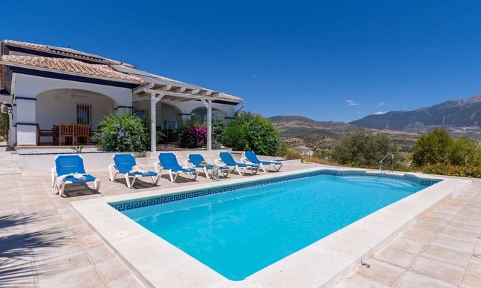 Vinuela Villa | Las Alondras Viñuela by Ruralidays
