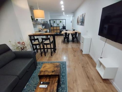 Montolivet Apartment | Las Artes y las Ciencias I
