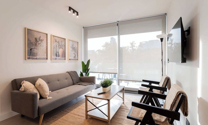 Apoquindo Apartment | Las Condes Hideaway Modern 2BR, 5 Guests