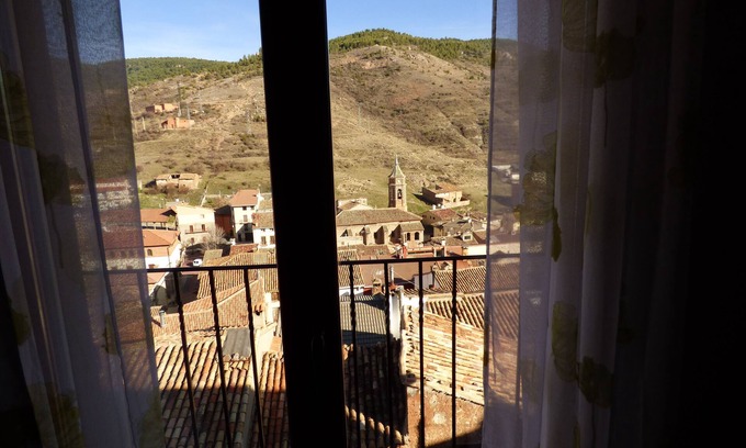 Camarena de la Sierra Apartment | Las Eras Apartment 15 minutes from the ski slopes of Javalambre
