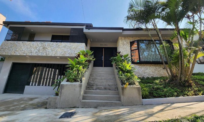Las Lomas I House | Las Lomas Luxury House2